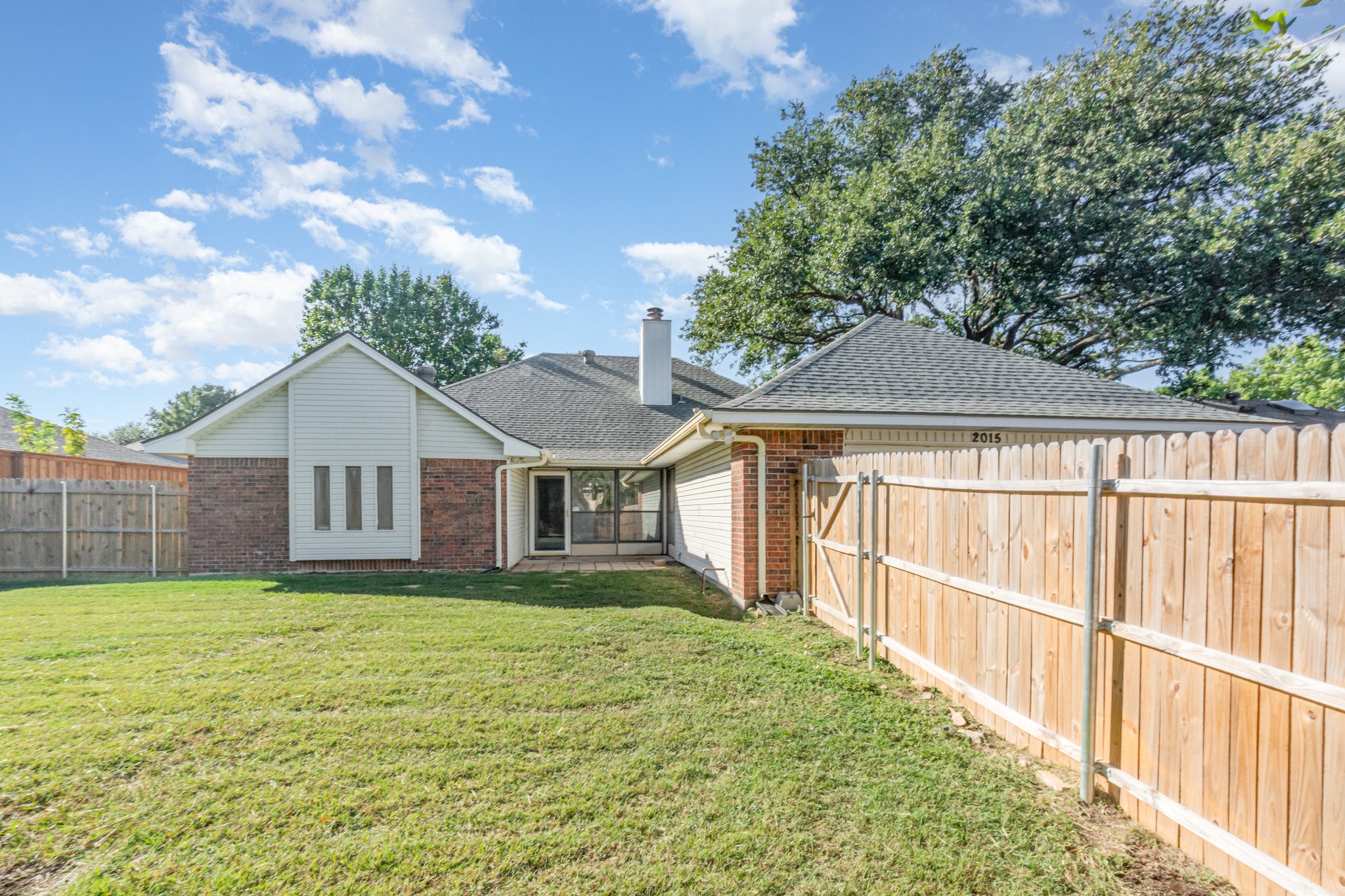 2015 Robin Hill Lane