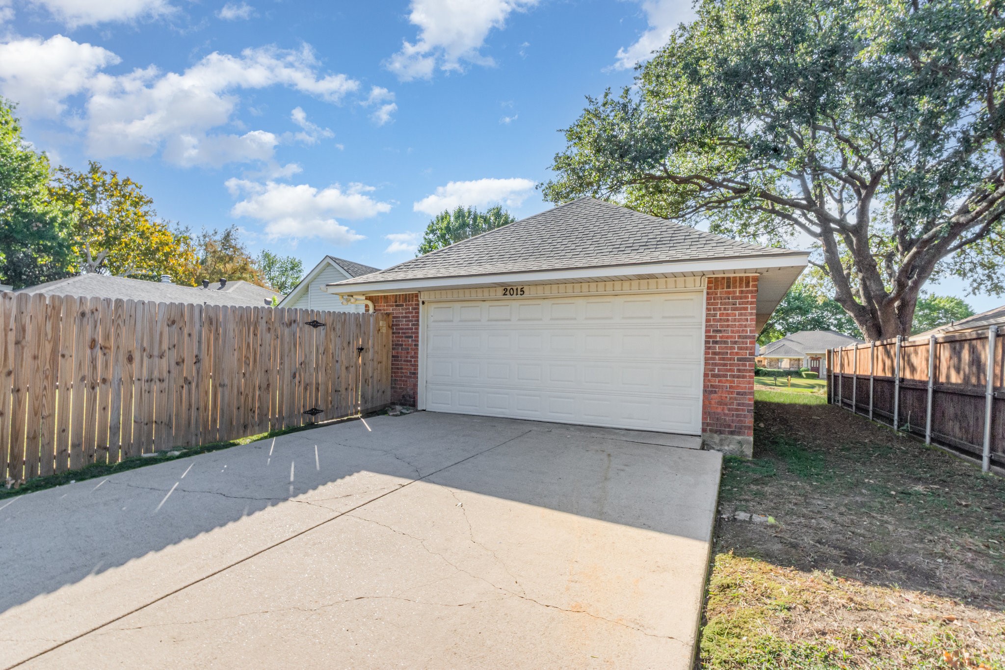 2015 Robin Hill Lane