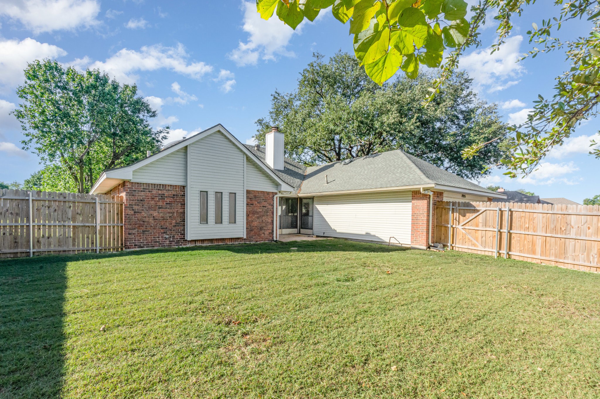 2015 Robin Hill Lane