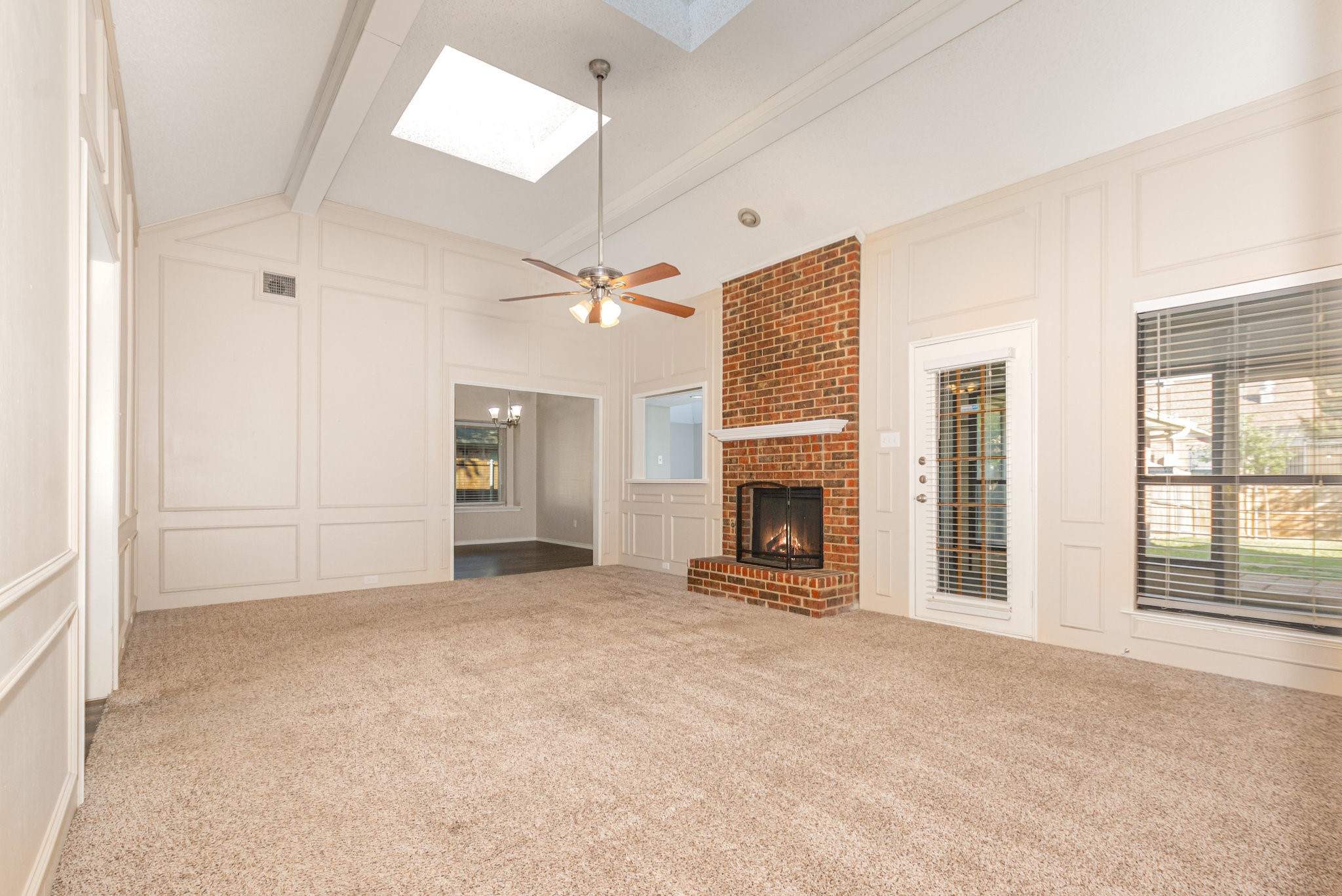 2015 Robin Hill Lane