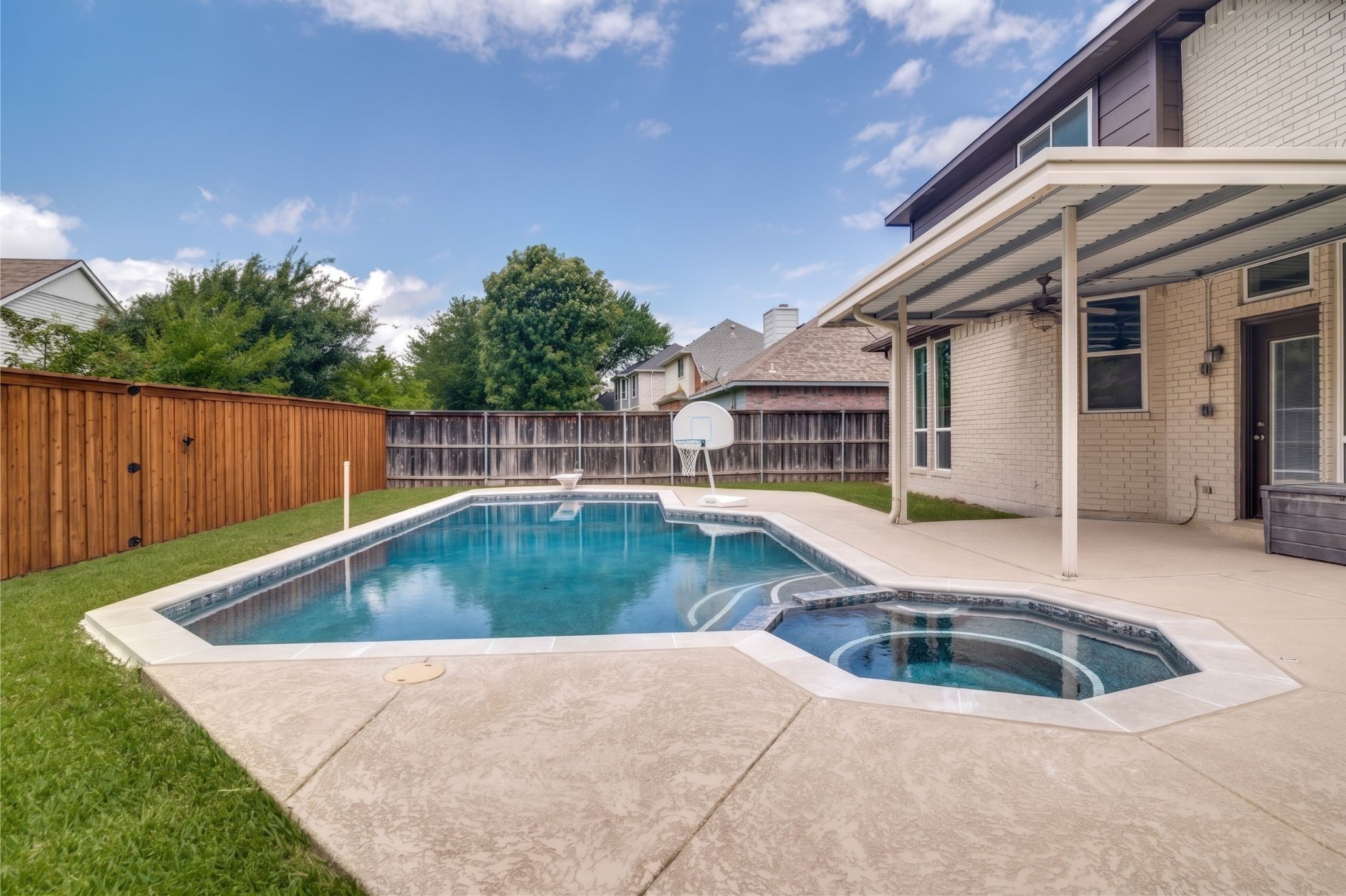 143 Cresthaven Drive