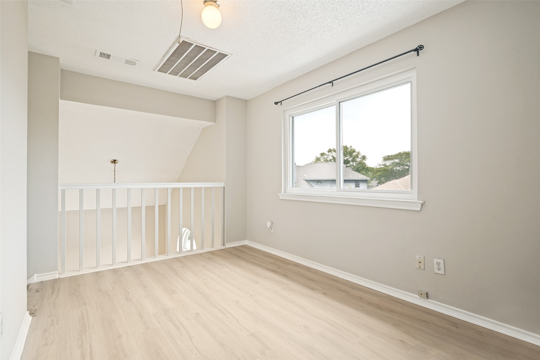 143 Cresthaven Drive