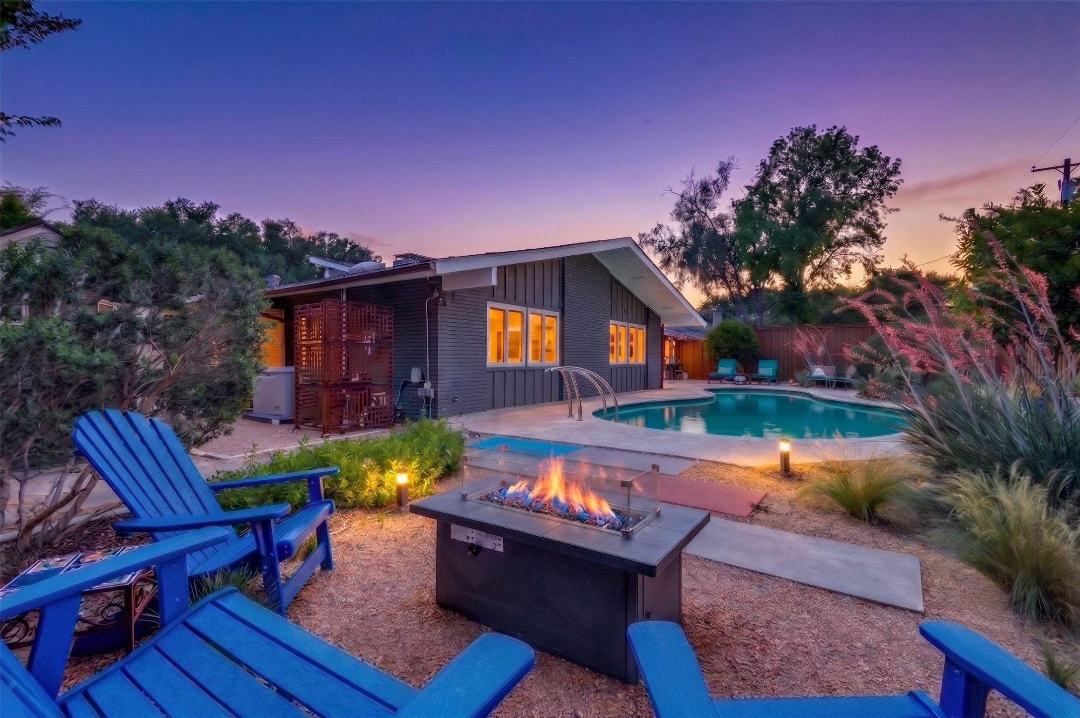 3923 Weeburn Drive