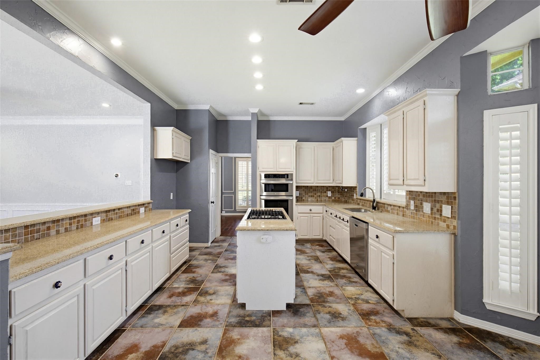 2112 Glendale Drive