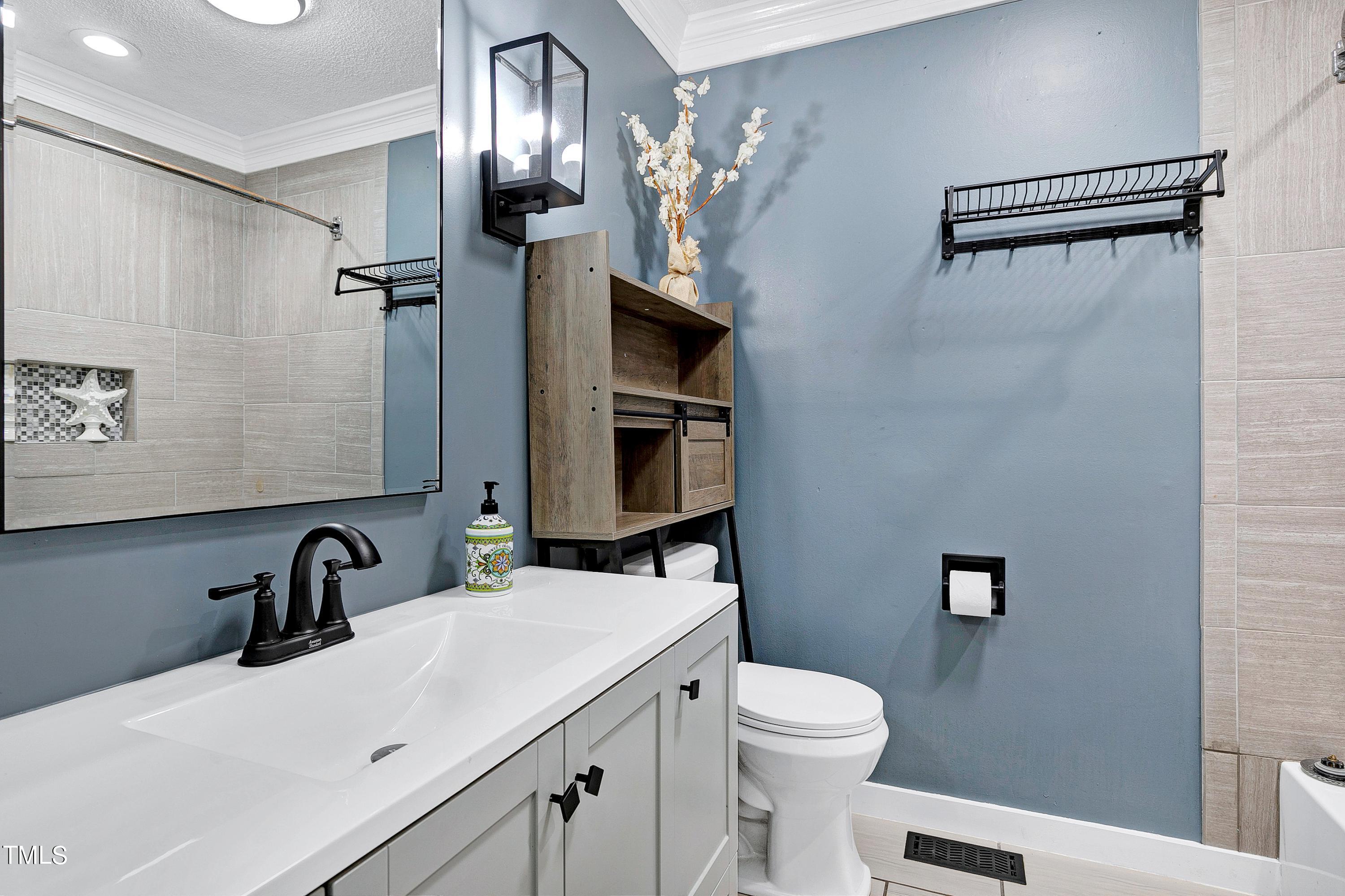 1110 Ashford Lane