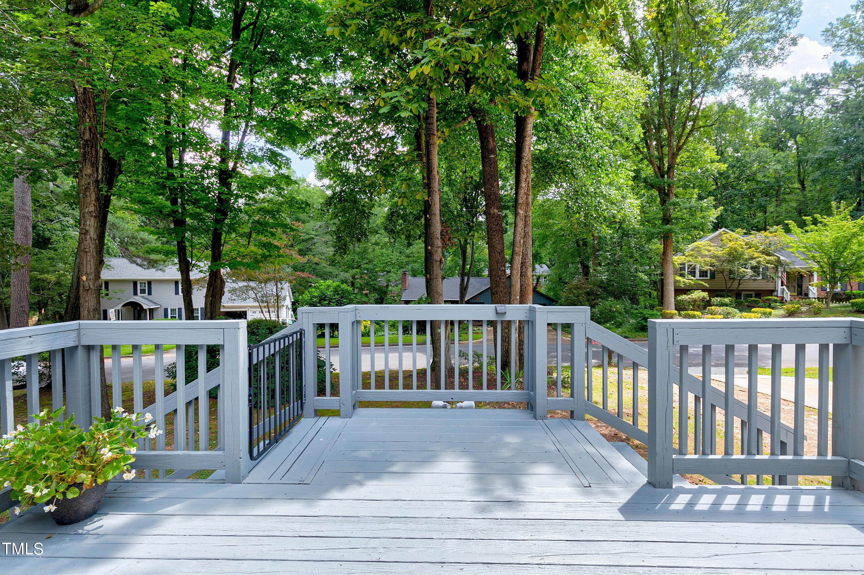1110 Ashford Lane