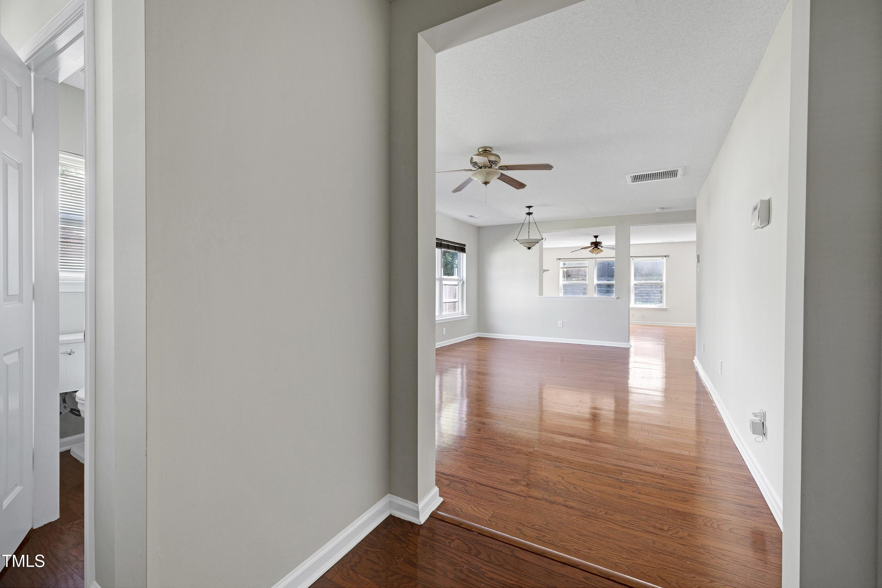 2817 Roundleaf Court