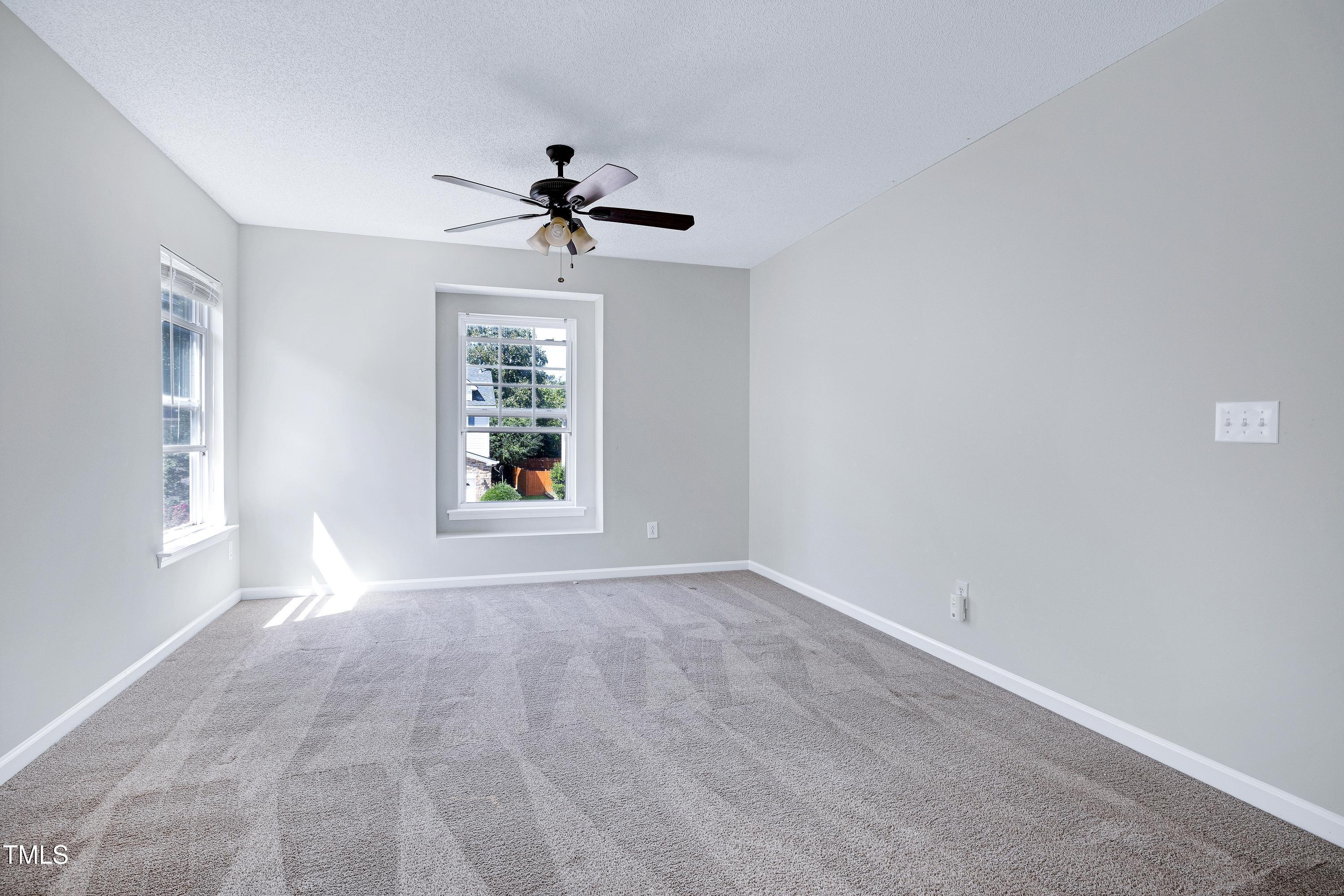 2817 Roundleaf Court
