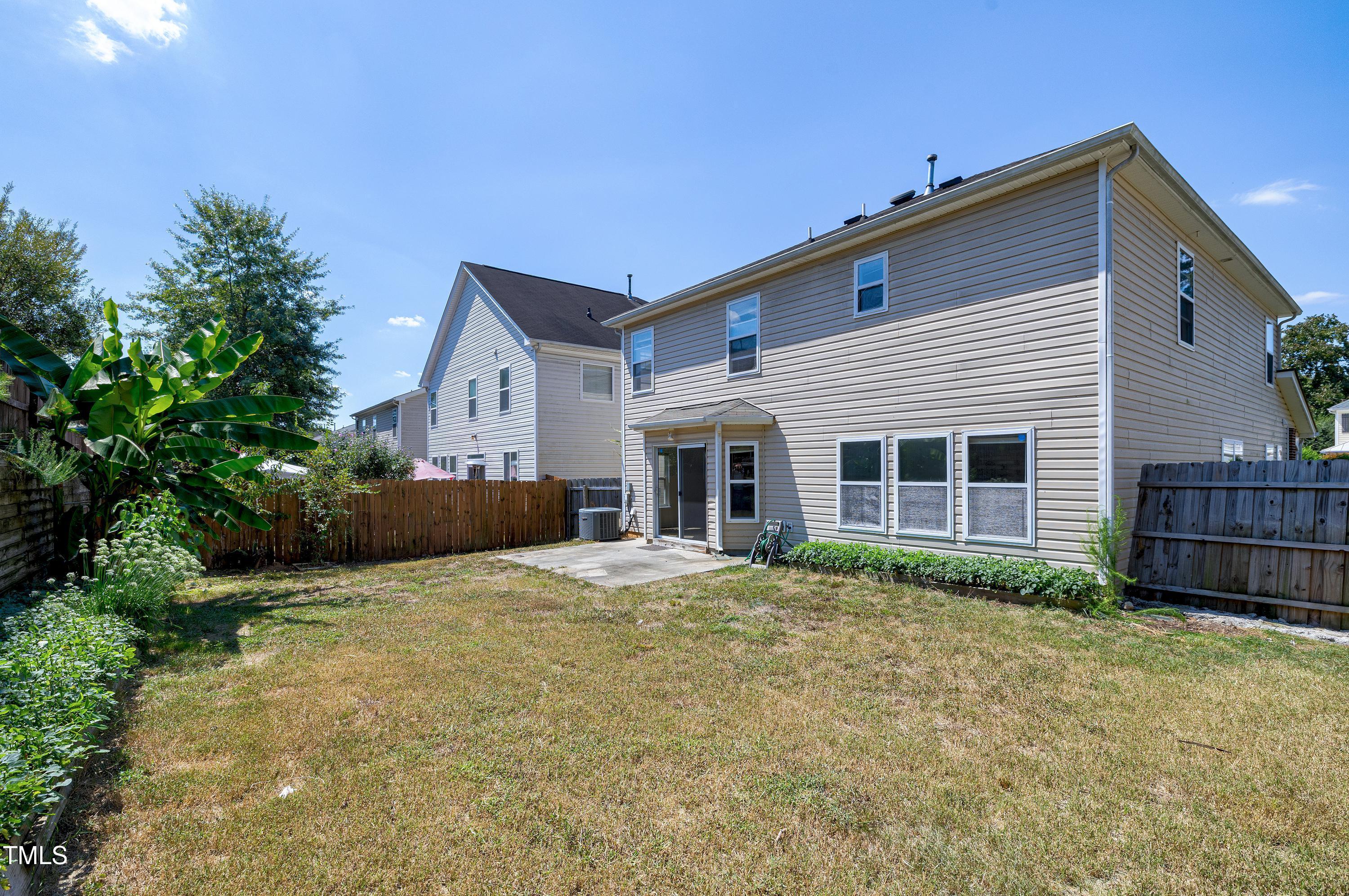 2817 Roundleaf Court