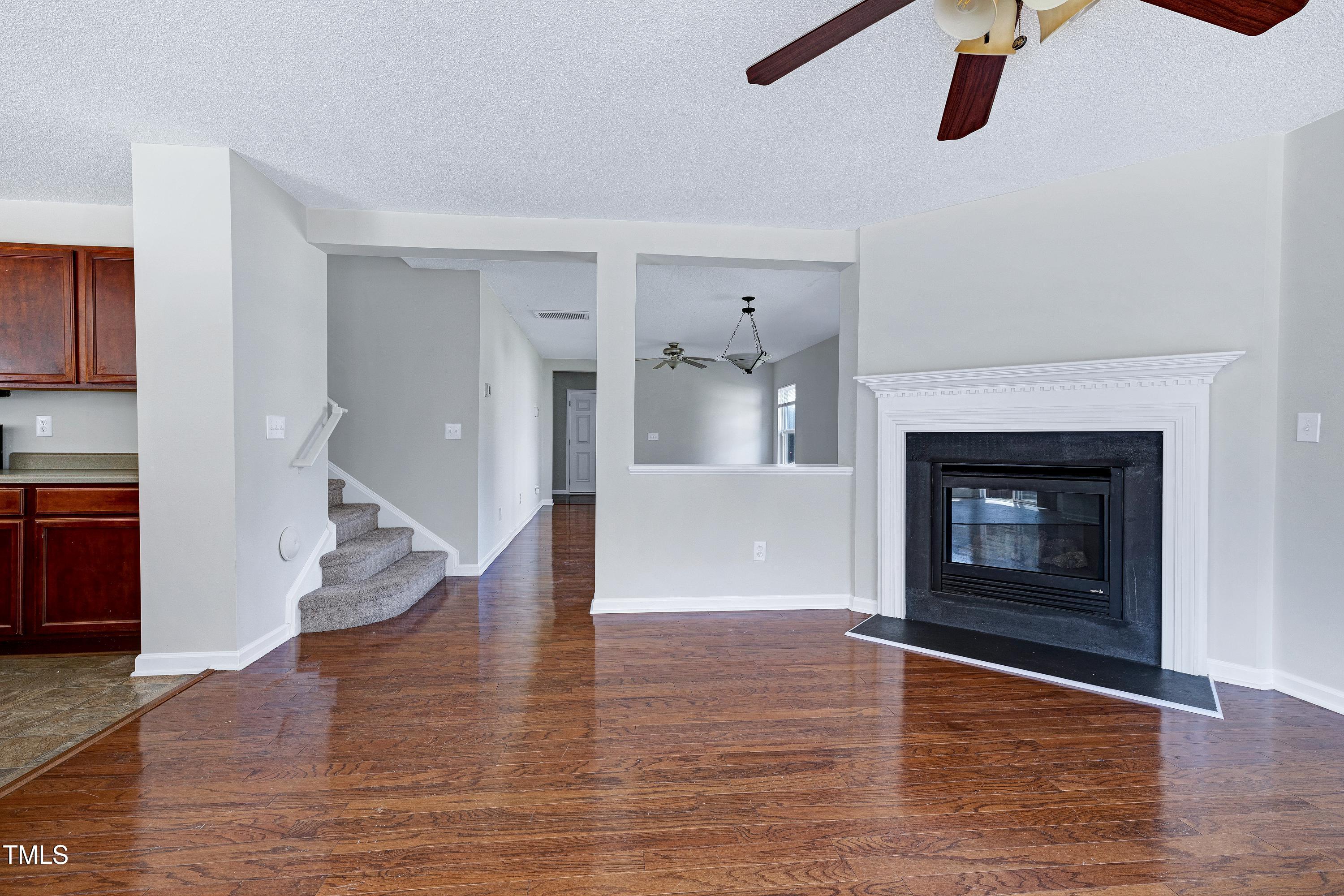 2817 Roundleaf Court