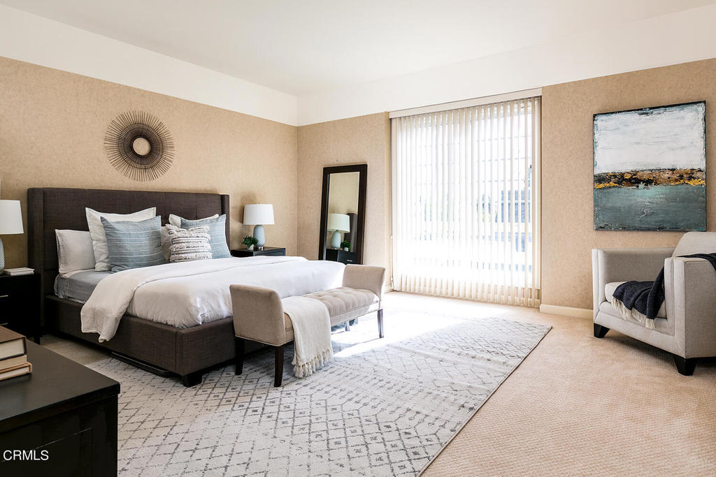 519 S Orange Grove Boulevard Unit: 300