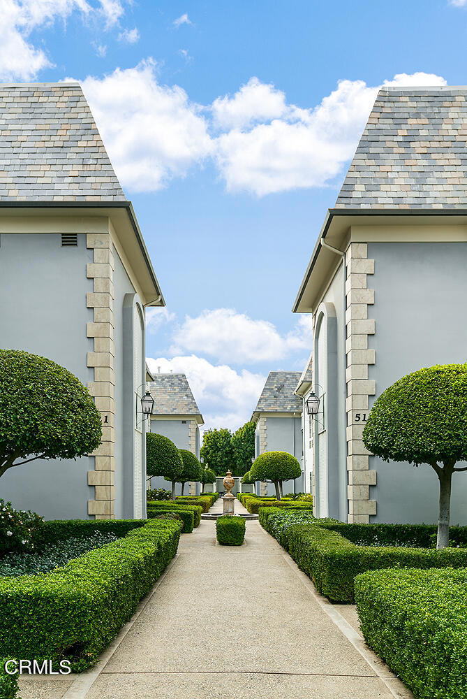 519 S Orange Grove Boulevard Unit: 300