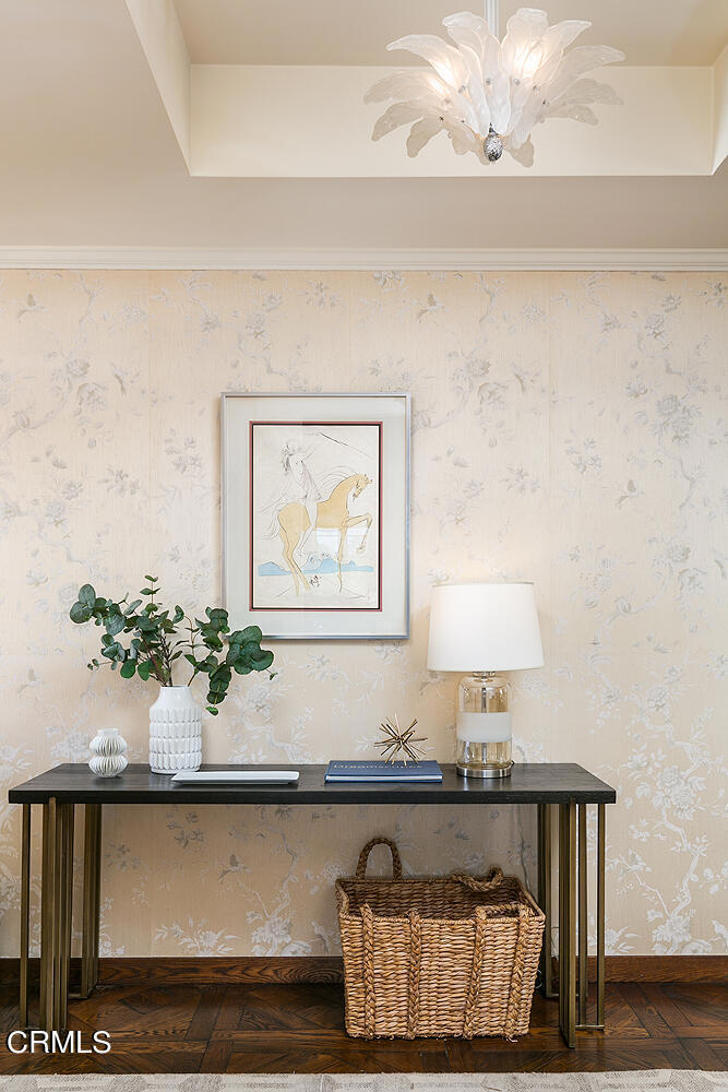 519 S Orange Grove Boulevard Unit: 300