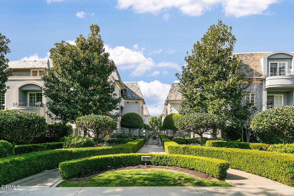 519 S Orange Grove Boulevard Unit: 300