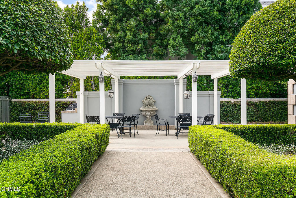 519 S Orange Grove Boulevard Unit: 300