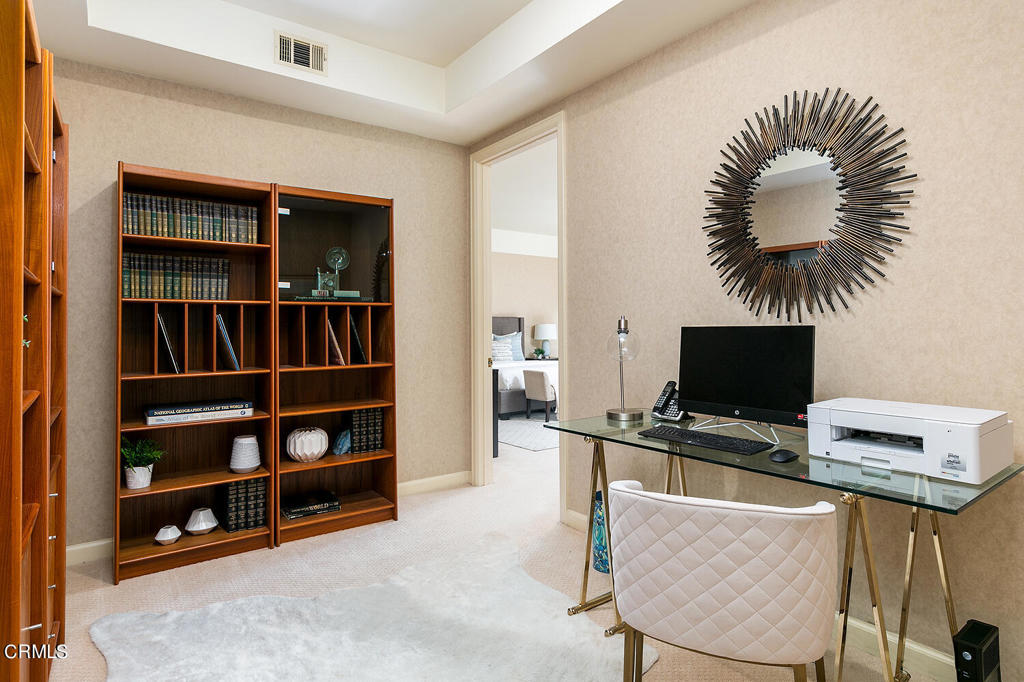 519 S Orange Grove Boulevard Unit: 300