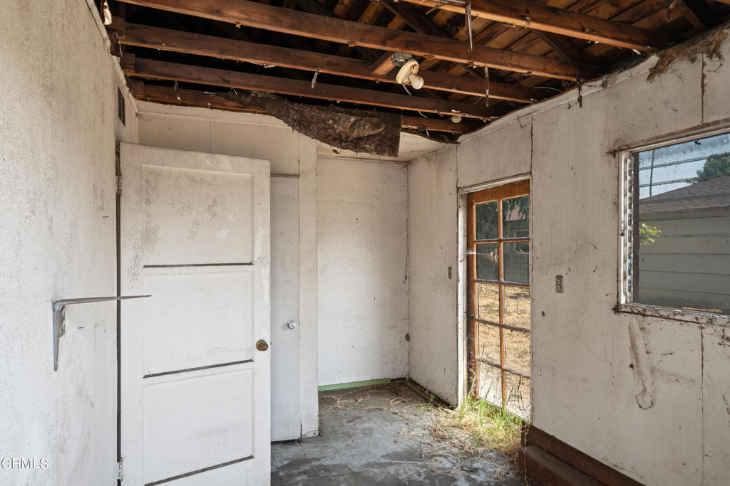 5631 N Willard Avenue