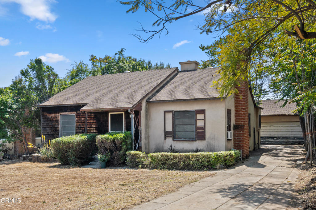 5631 N Willard Avenue