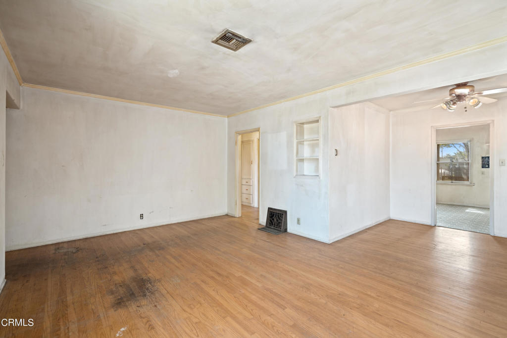 5631 N Willard Avenue