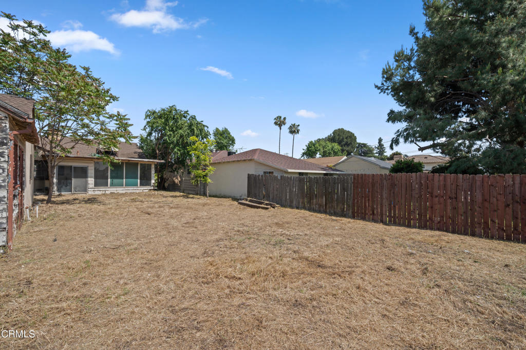 5631 N Willard Avenue