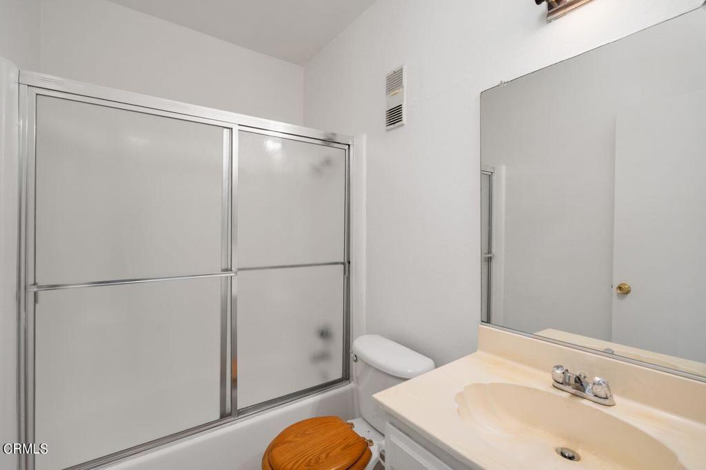 15061 Sherman Way Unit: D