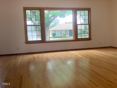 9423 Broadway