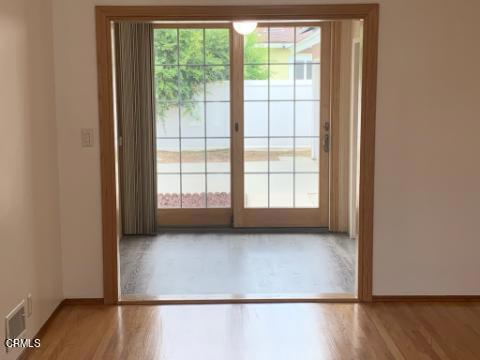 9423 Broadway