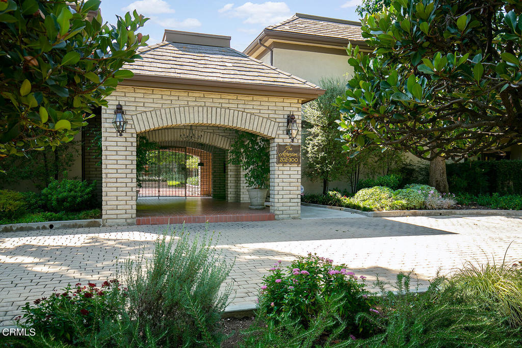290 Palmetto Drive
