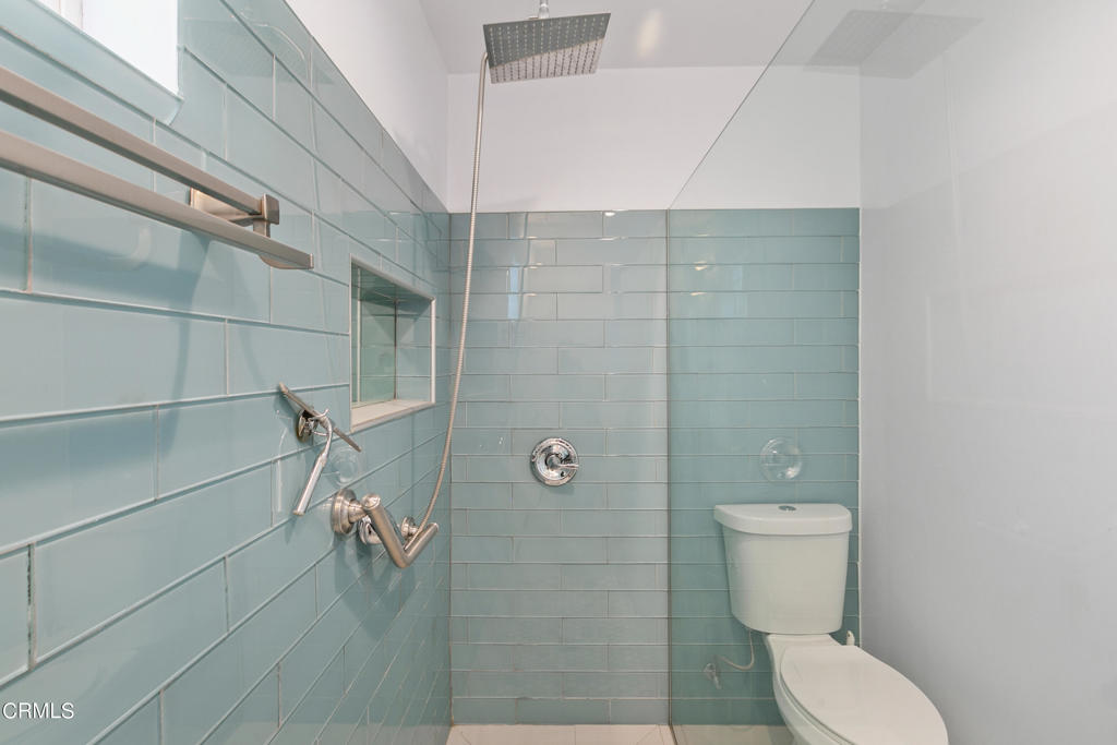 15247 Binney Street Unit: 1/2