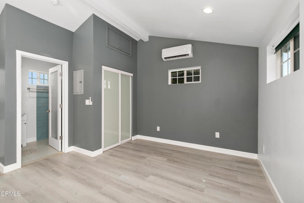 15247 Binney Street Unit: 1/2