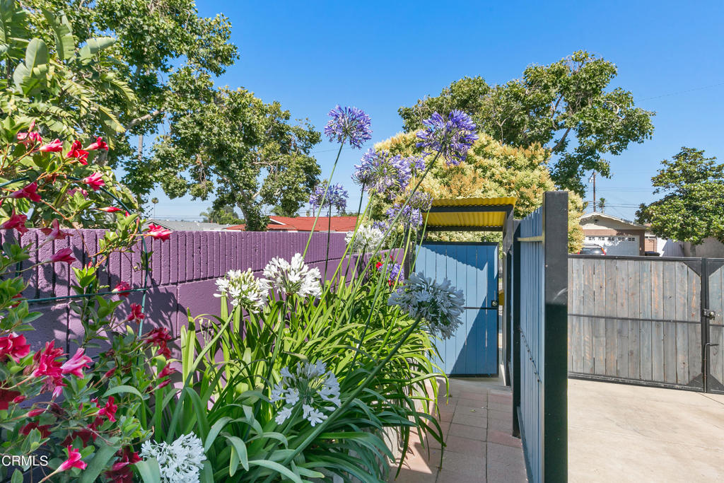 15247 Binney Street Unit: 1/2