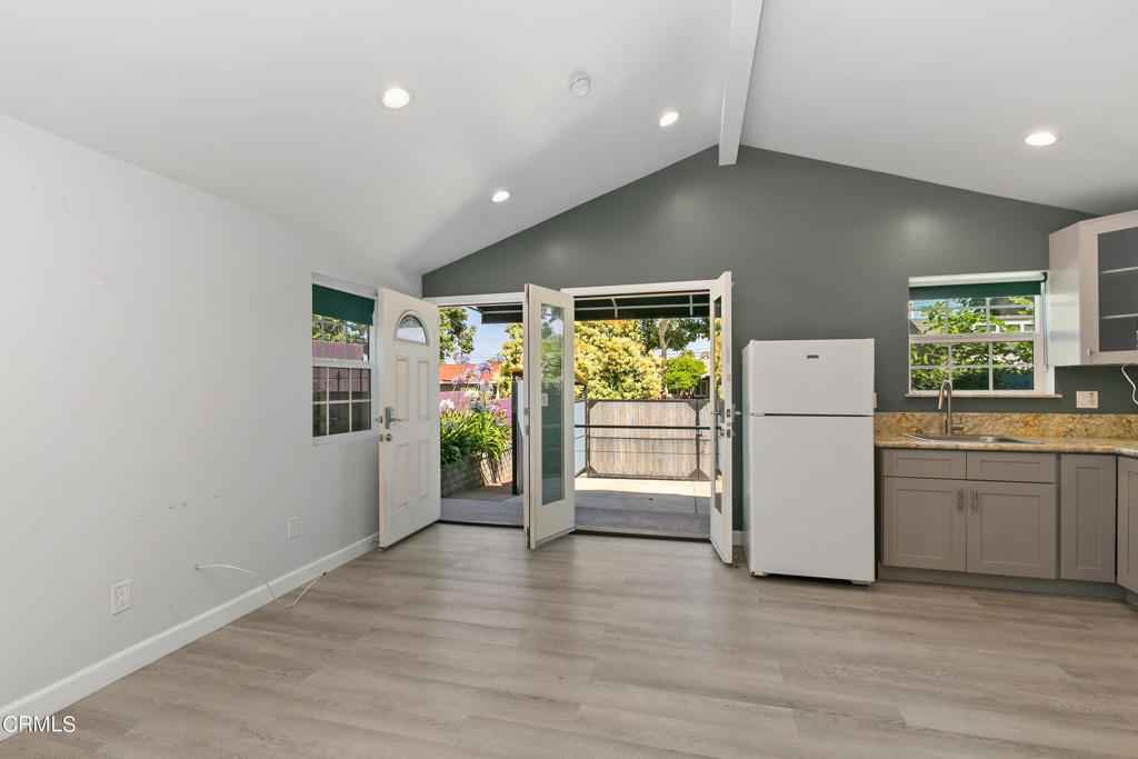 15247 Binney Street Unit: 1/2