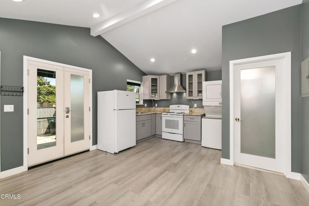 15247 Binney Street Unit: 1/2