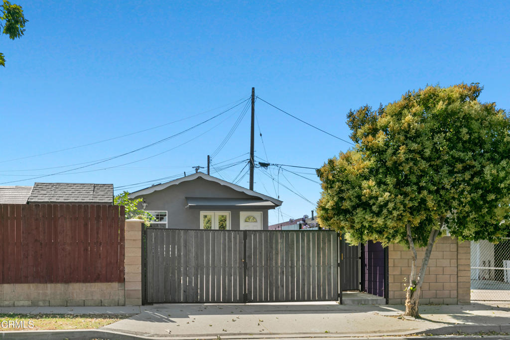 15247 Binney Street Unit: 1/2