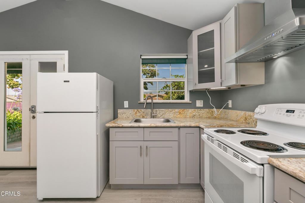 15247 Binney Street Unit: 1/2