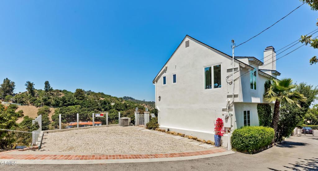 3145 Coldwater Canyon Avenue