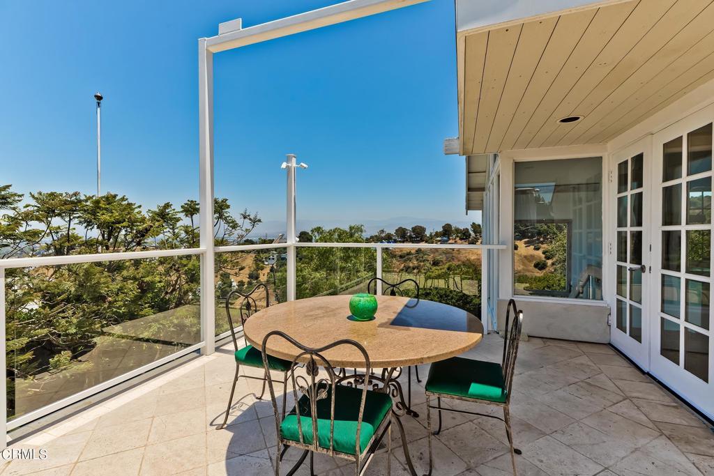 3145 Coldwater Canyon Avenue