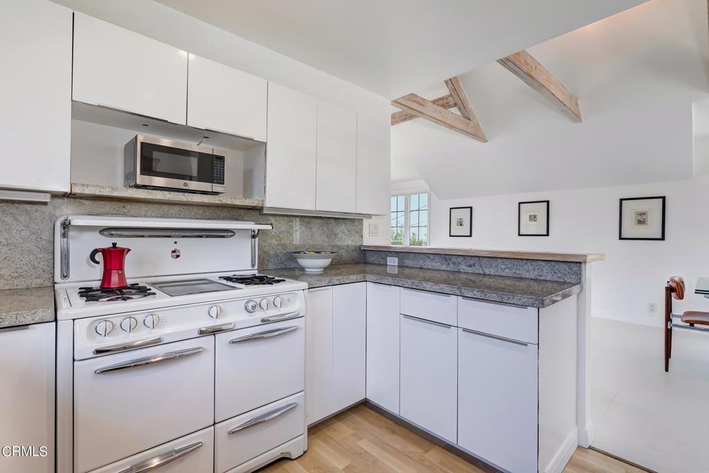 3145 Coldwater Canyon Avenue