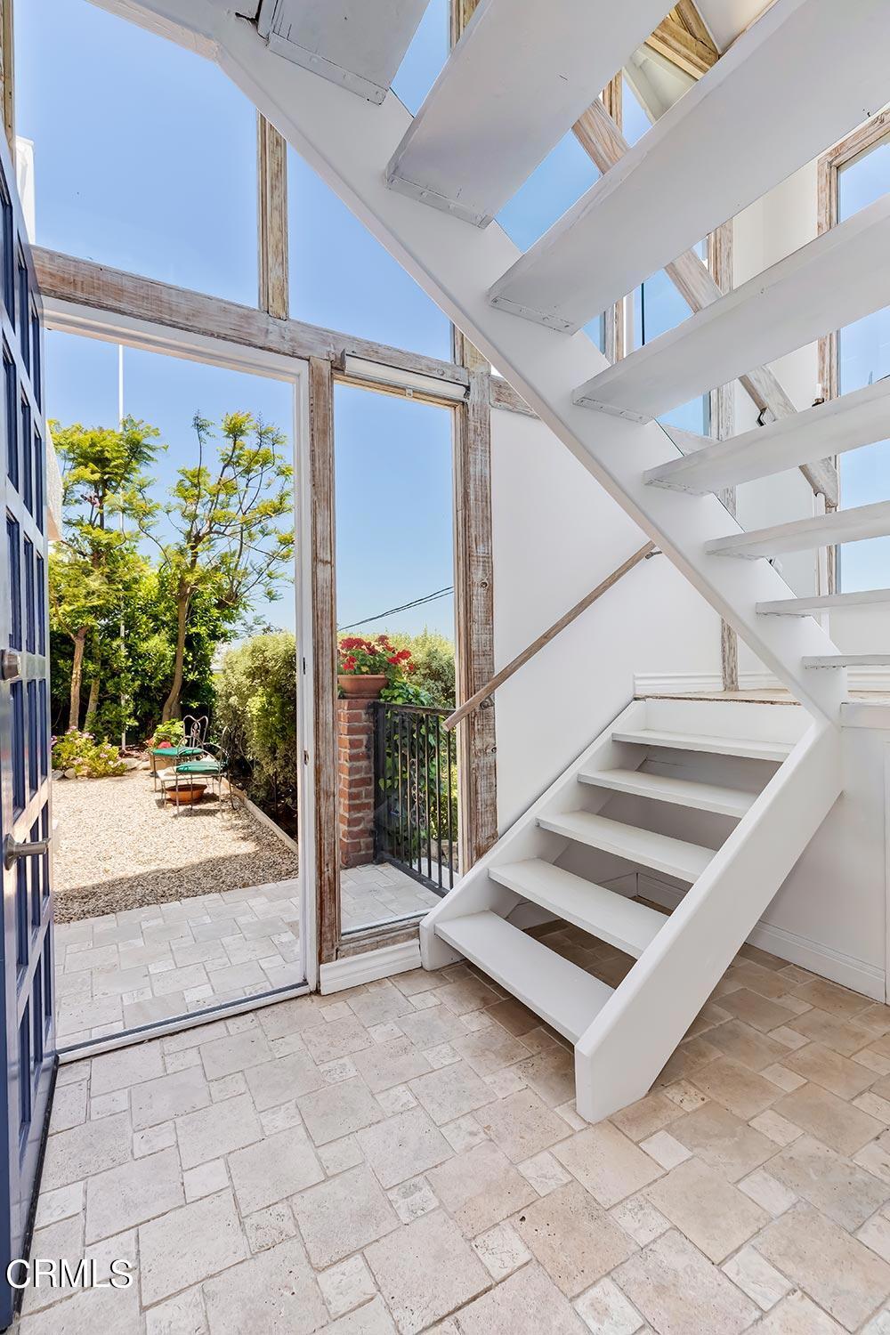 3145 Coldwater Canyon Avenue