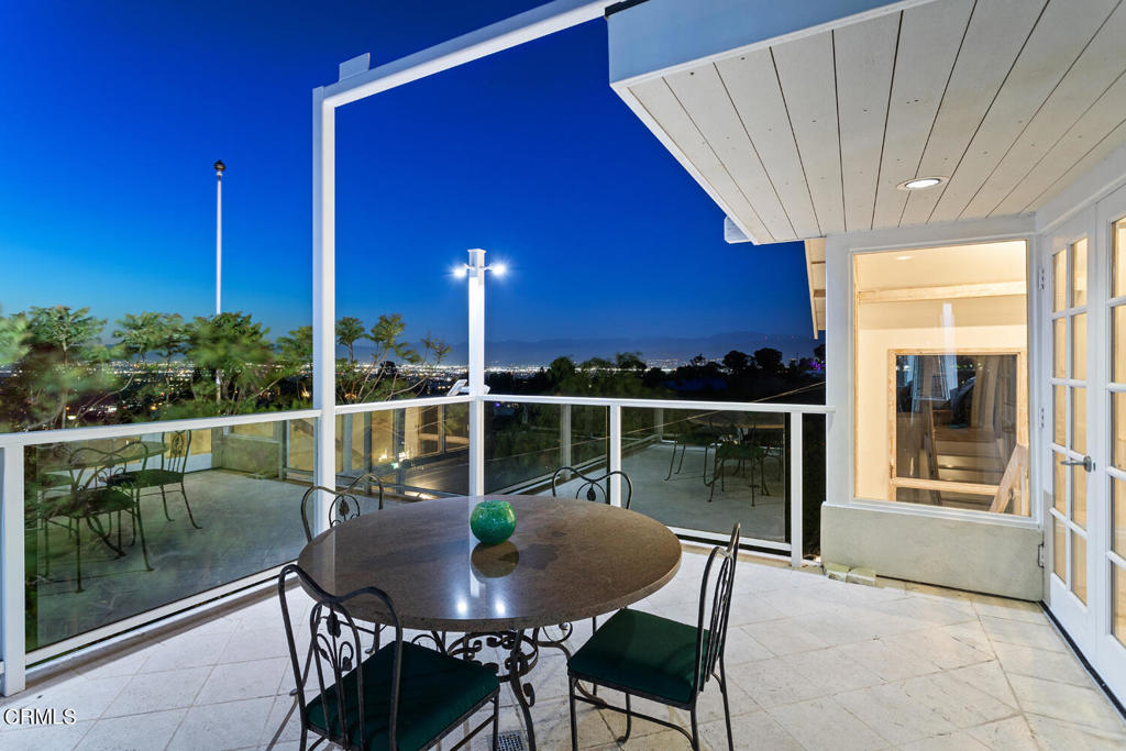 3145 Coldwater Canyon Avenue