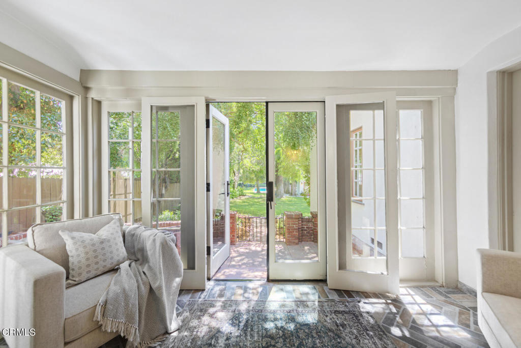 1206 E Mendocino Street