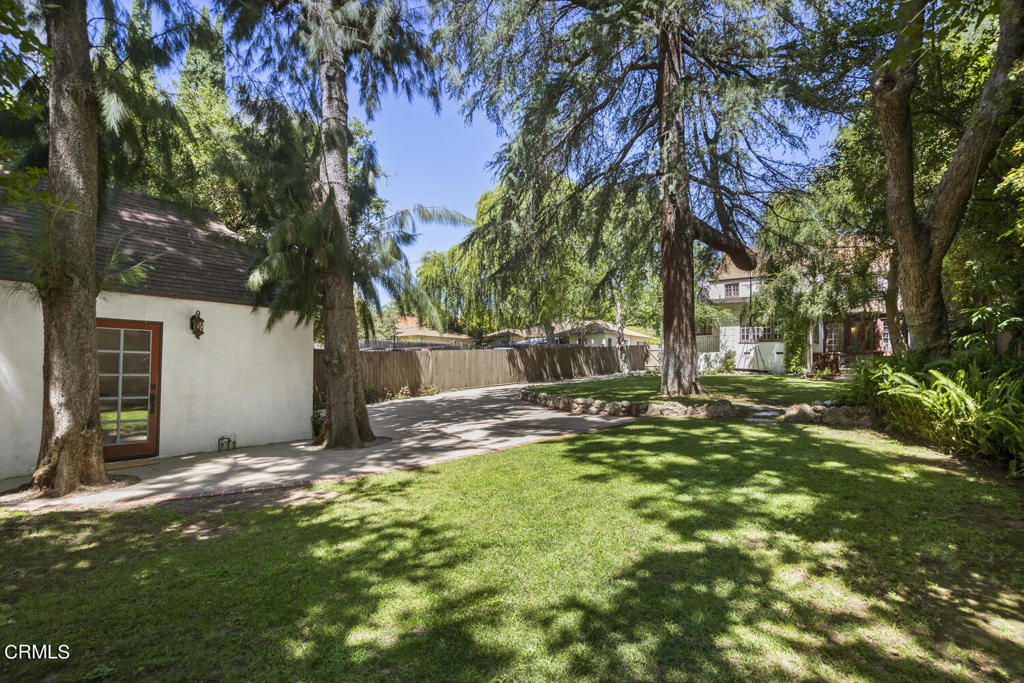 1206 E Mendocino Street