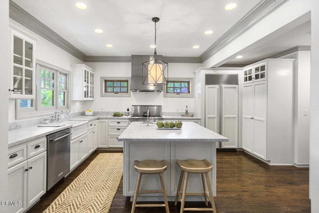 1206 E Mendocino Street