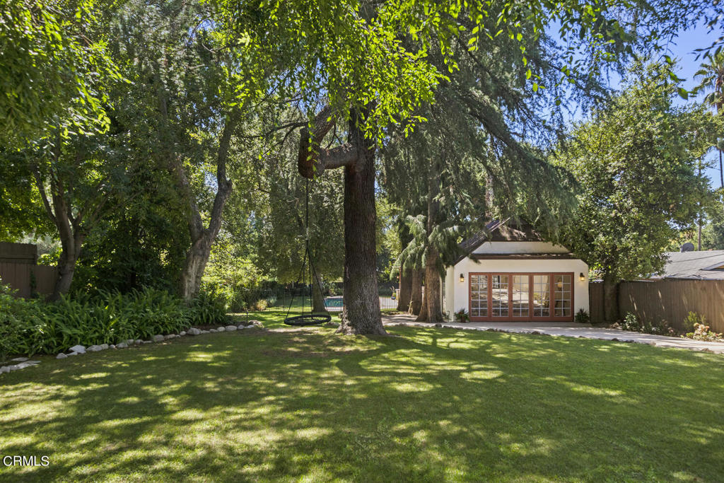 1206 E Mendocino Street