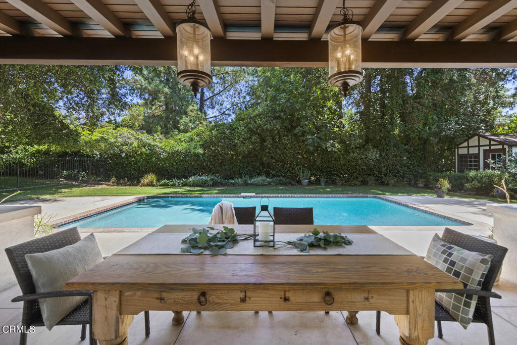 1206 E Mendocino Street