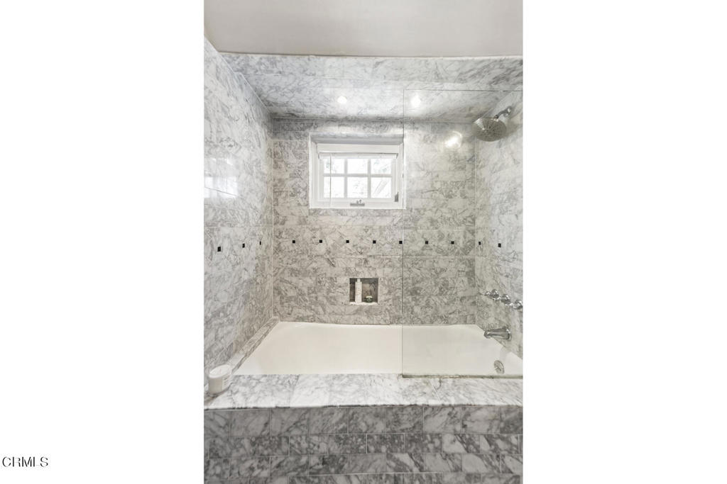 1206 E Mendocino Street