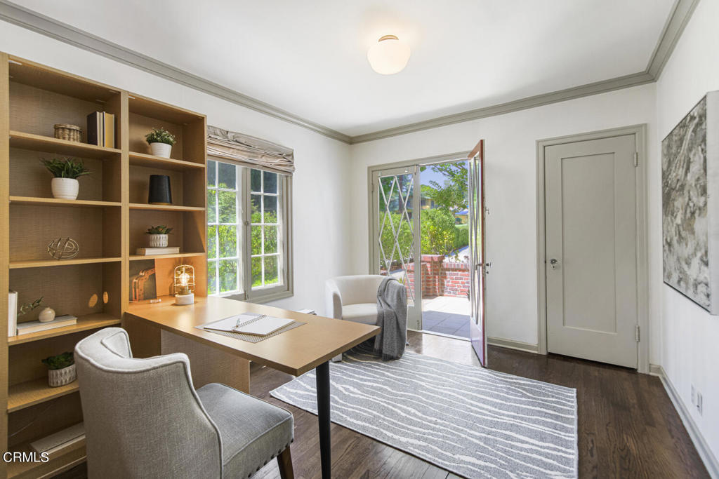 1206 E Mendocino Street