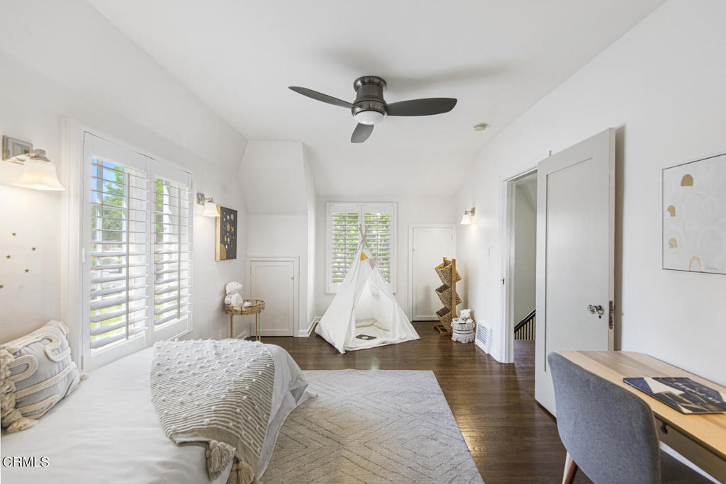 1206 E Mendocino Street