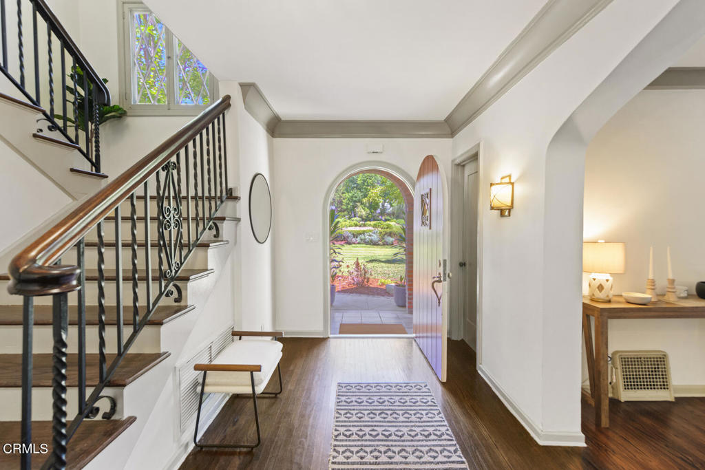 1206 E Mendocino Street