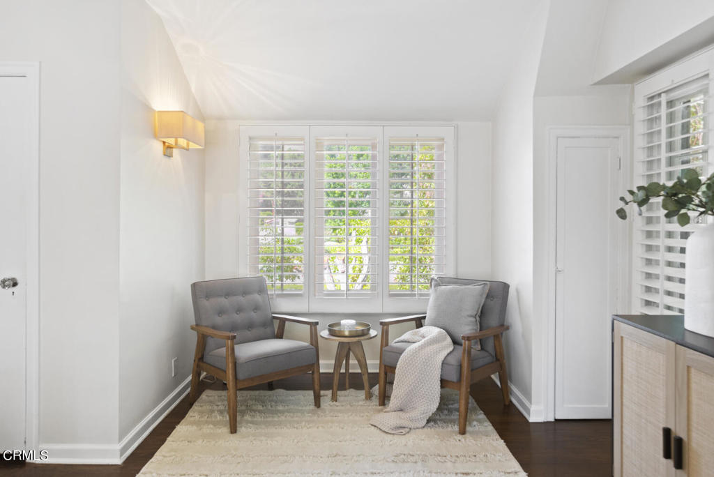 1206 E Mendocino Street